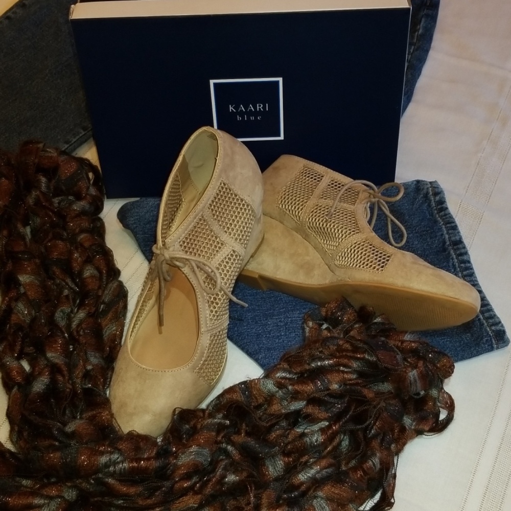 KAARI BLUE NWT 10W